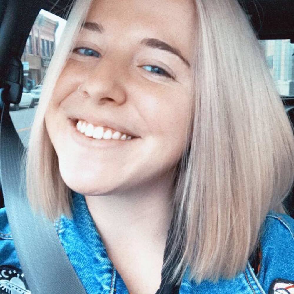 Meet your Posher, Chloe